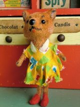 花柄ワンピースのきつねの子　ドイツ　ワグナー社