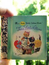 手袋をなくした３匹の猫　ミニチュアの絵本