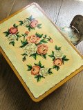 ブリキのテーブル　薔薇の模様　TIN TOY