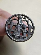 アンティークのイヤリング　ケイトグリーナウェイ　ピクチャーボタン 