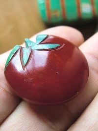 トマト　ベークライトボタン  