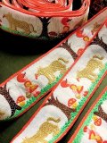 赤ずきんちゃんとオオカミ　ヴィンテージのテープ　刺繍トリム・リボン　　