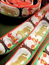 赤ずきんちゃんとオオカミ　ヴィンテージのテープ　刺繍トリム・リボン　　
