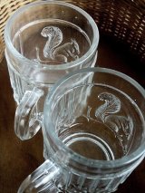 ガラスのカップ　りすと水玉