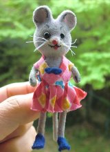ピンクのワンピースのネズミさん　ドイツ　ワグナー社　　