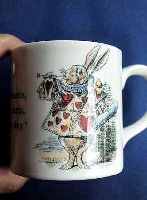 画像1: アリスのマグカップ　英国　POOLE POTTERY　白うさぎ