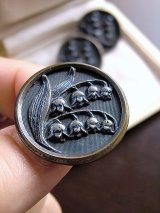 すずらん　アンティークのピクチャーボタン