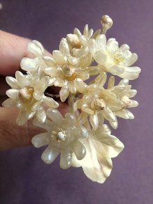 他の写真3: ワックスフラワー　オレンジの花　ドイツのアンティークパーツ　クラフトに (1)