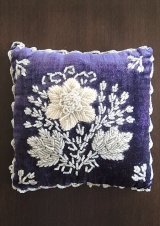 ビーズ刺繍のピンクッション　ヴィクトリアン　ソーイング