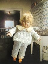 白いニットのミニチュアドール　ドールハウスの住人　セルロイド　ドイツ　　　