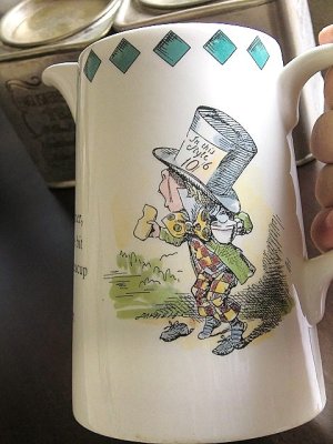 画像2: マッドハッター　アリス　いかれ帽子屋のジャグピッチャー POOLE POTTERY　英国