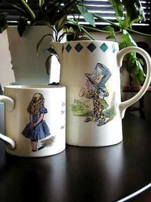 画像1: マッドハッター　アリス　いかれ帽子屋のジャグピッチャー POOLE POTTERY　英国