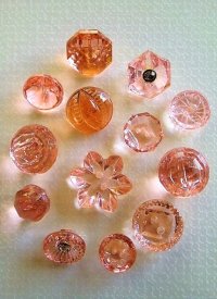 ガラスボタンのセット　サーモンピンク　キャンディカラー　(2)　　