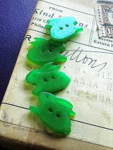 草色うさぎ　ヴィンテージボタン