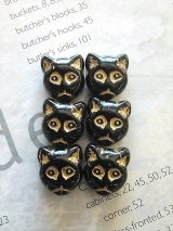 猫のガラスビーズ　ブラック　チェコ　 ハンドクラフトに　
