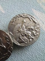 PARIS BACK　ボタン　イソップ　オオカミと鶴　シルバープレート　