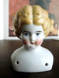 アンティークのドールヘッド　ブロンド　７ｃｍ　チャイナヘッドドール　　