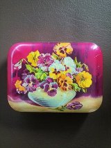 パンジーの缶　イギリス　ブルーバード　トフィー缶