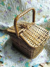 ヴィンテージの蓋つきバスケット　ピクニック　from  ENGLAND