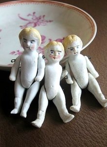 他の写真1: オールビスク　ミニチュアドール ３体セット　人形遊び　アンティーク　ドールハウス　　　　　　