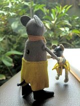 高い高いをするねじ巻きマウス　アンティーク　ドイツ　シュコー　