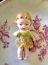 花かんむりの女の子　オールビスク　５，５ｃｍ　HERTWIG　花冠　アンティークドール　　　　