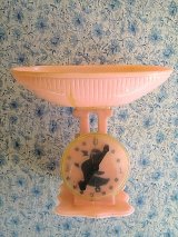 ベビースケールのトイ　ミニチュア　おくるみベビーと