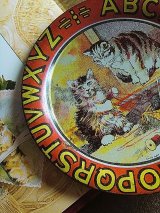 ヴィクトリアンキャット　ブリキの皿　ティントイ　　　　　