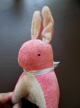 さくら色のうさぎのぬいぐるみ