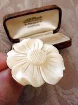 花一輪　ブローチ　アイボリー　 白いアクセサリー
