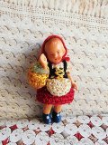 バスケットもつ女の子　赤ずきんちゃん　ヘルトヴィヒ　４，５ｃｍ　オールビスクドール　HERTWIG　　