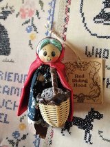 ハンドメイドドール　赤ずきんちゃん　アンフラー　ミニチュアサイズ　from LONDON