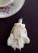 小さなチャイナヘッドドール　ドールハウス　１０ｃｍ　ドイツのアンティーク　