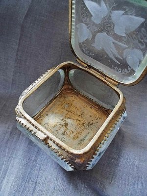画像2: ことり柄のガラスエッチング　古い時代のジュエリーボックス　フランス