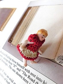 他の写真3: 赤いニットドレスの子　ミニチュアドール　３，２ｃｍ　HERTWIG　オールビスク　ドールハウス 　