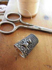 　銀のゆびぬき　子猫のシンブル　シルバー　裁縫道具　ソーイング