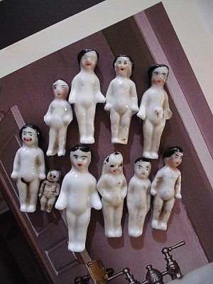 画像1: フローズンシャーロット　人形遊び　１９世紀　アンティークのドールハウス　　　　　　