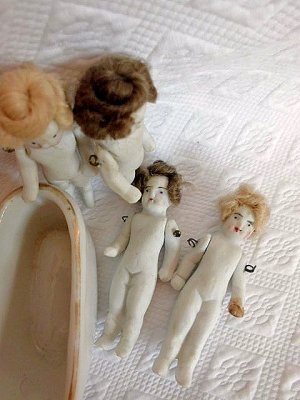 画像3: フローズンシャーロット　人形遊び　１９世紀　アンティークのドールハウス　　　　　　