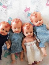 つむり目がかわいいミニチュアドール　４人組　８，５ｃｍ　ヴィンテージ