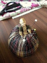 ドールのついたピンクッション　ハーフドールスタイル