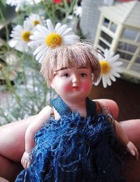 青いドレスの女の子　セルロイドドール　ドイツ　ドールハウス