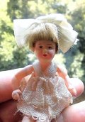大きなリボンのミニチュアドール　７，５ｃｍ　ドールハウスの住人　オリジナルドレス
