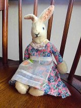 HELLO！BUNNY！　ワンピースを着たウサギの女の子