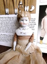 HELEN という名のチャイナヘッドドール　ブロンドヘア　１９，５ｃｍ　ドイツのアンティーク　　