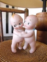 ビスクキューピー　小さいサイズの HUGGER ハガー　６ｃｍ　２０年代　ローズオニール 