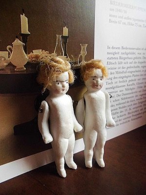 画像1: 白い肌のミニチュアドール　フローズンシャーロット　人形遊び　１９世紀　　　　　　