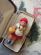 赤ずきんちゃん　ミ二チュア　４，５ｃｍ　オールビスクドール　HERTWIG　　
