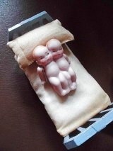 ふたごちゃん　ミニチュア　ツインベビー　オールビスク　４ｃｍ