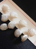 シェルの形のガラスボタン　パールカラー　貝の形　　