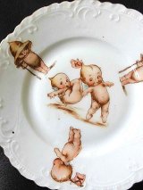 キューピーのプレート　絵皿　１３ｃｍ　★ローズオニール　ドイツ　アンティーク　２．